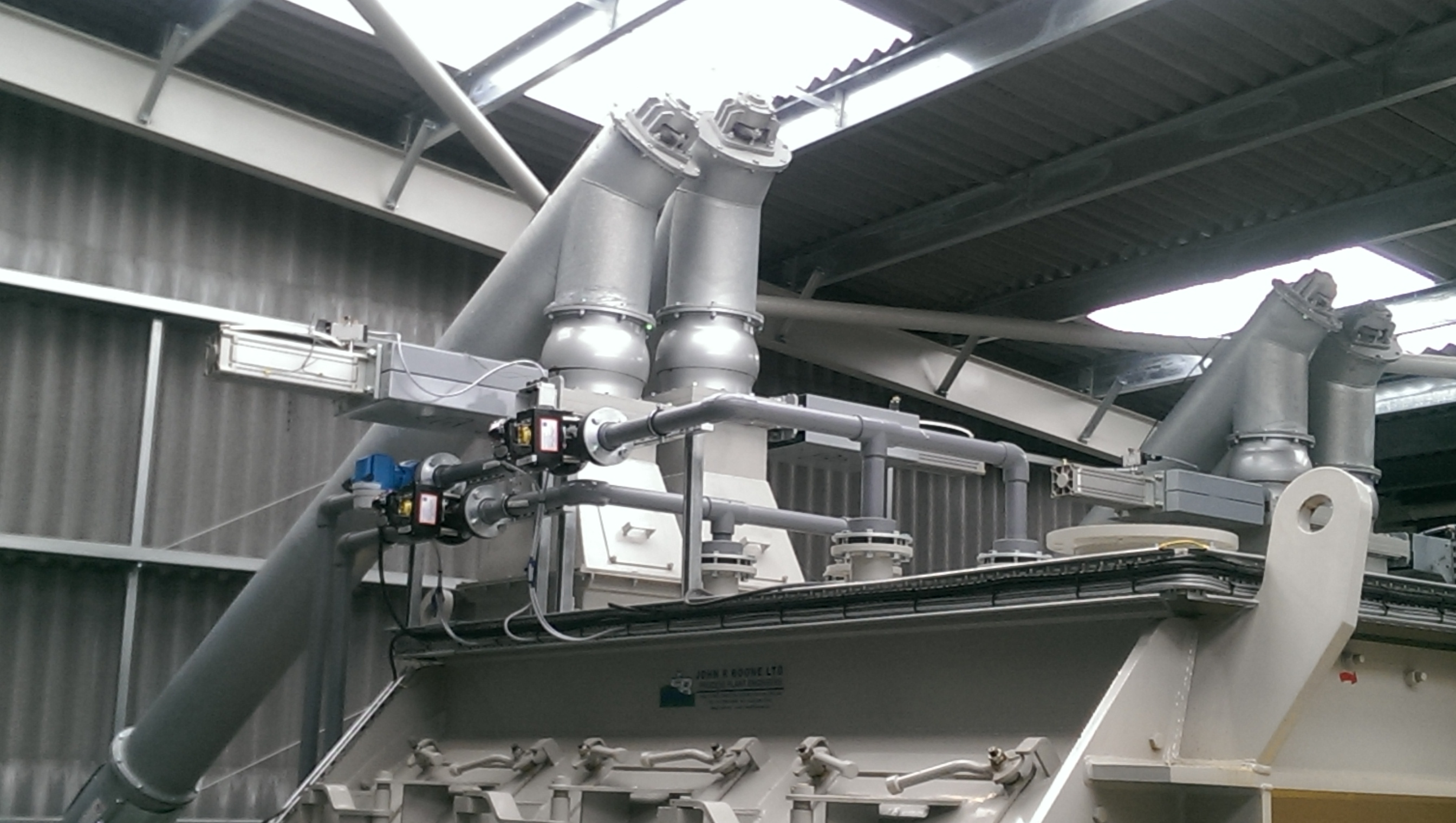 Screw conveyor